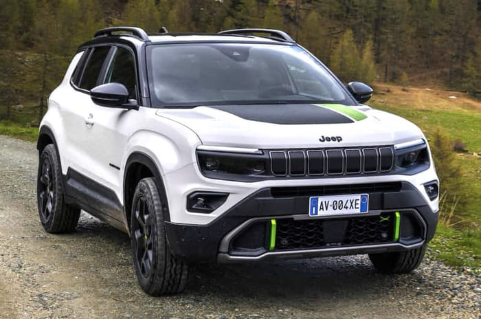 Jeep Avenger 4xe with hybrid powertrain revealed